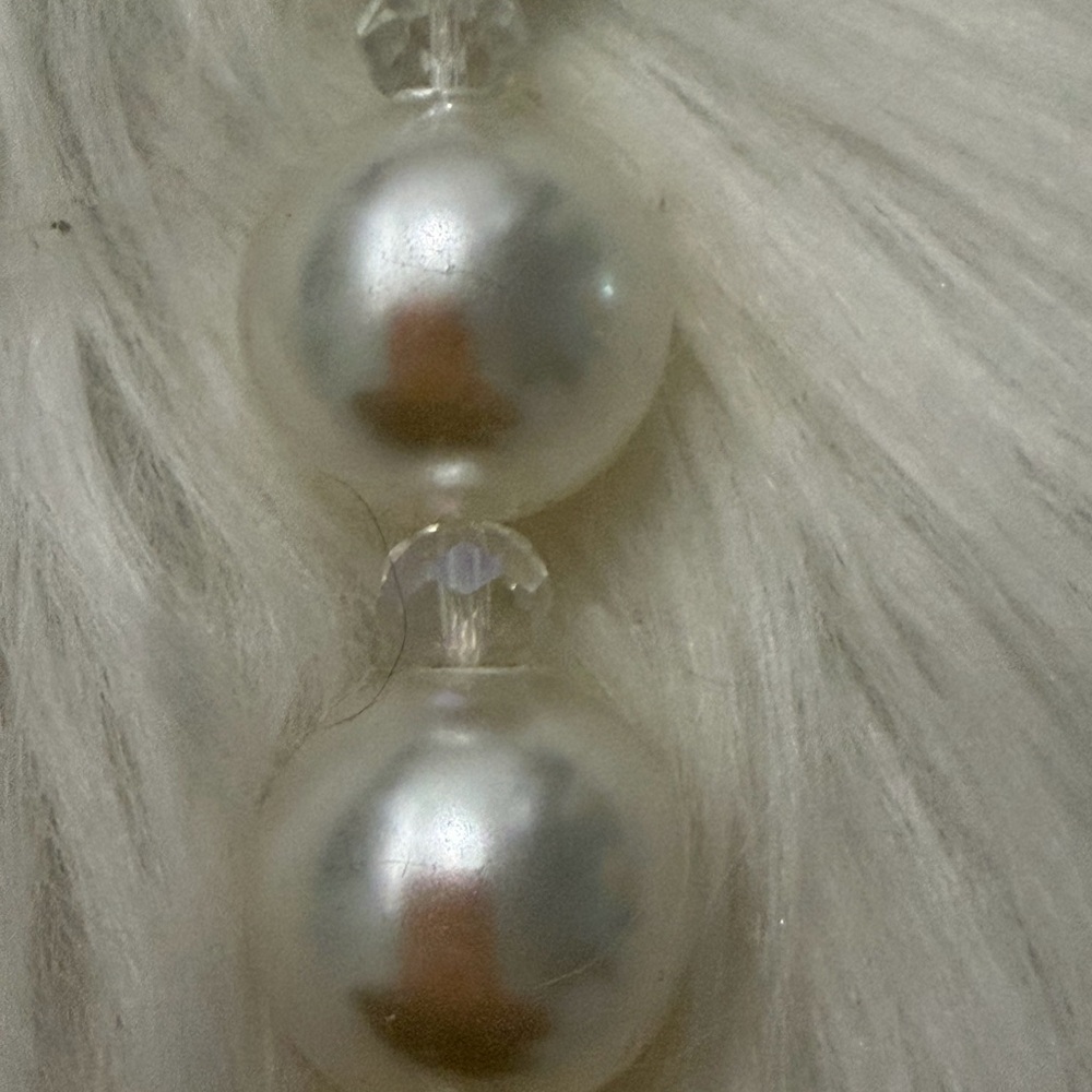 Elegant Pearl Necklace - Picture 6 of 6